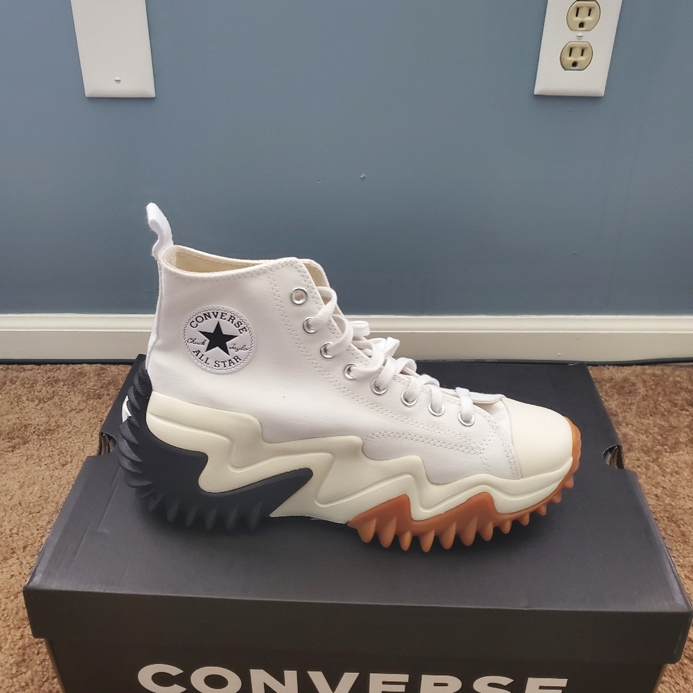 Converse Run Star Hike Motion